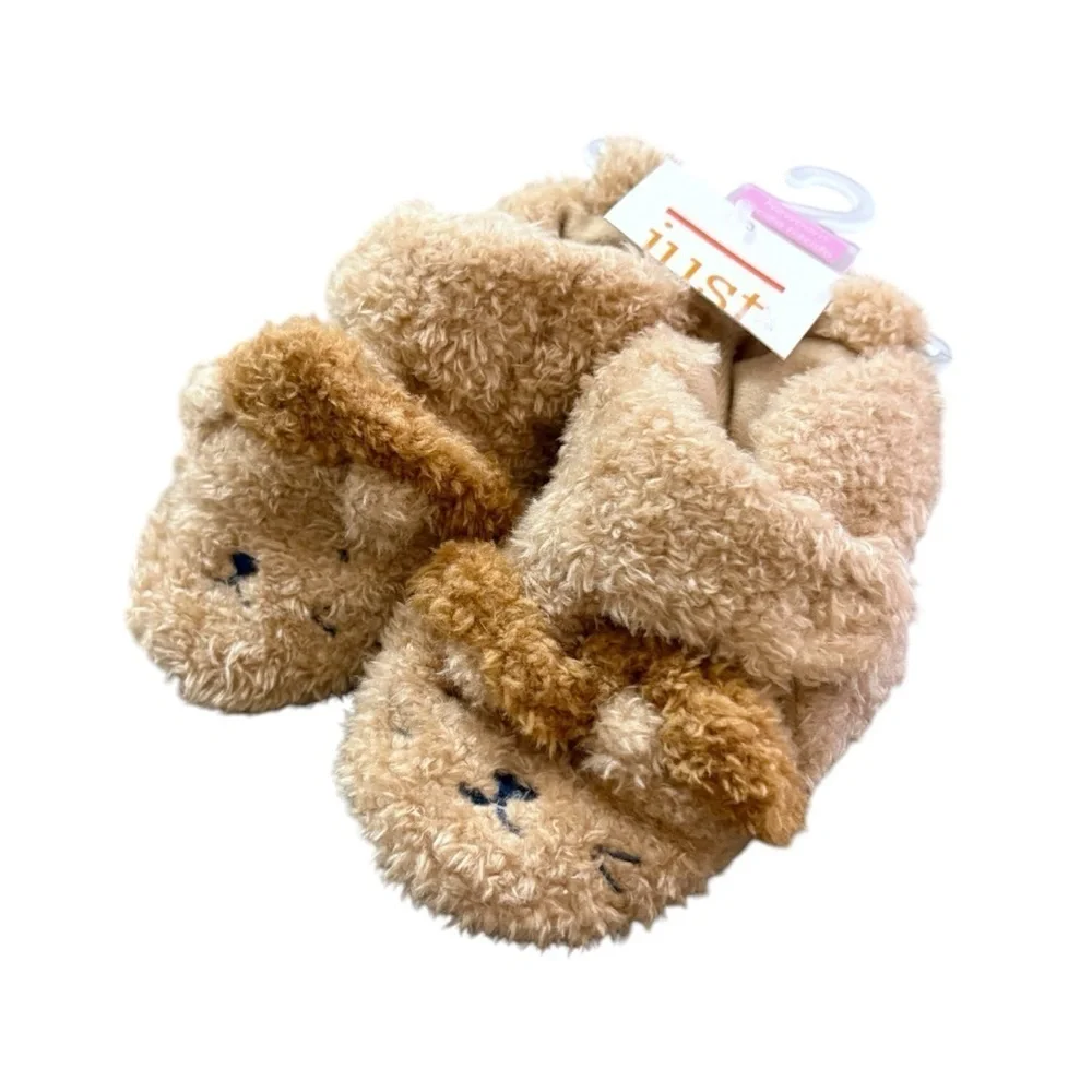NWT Carters Newborn Lion Fuzzy Slippers
